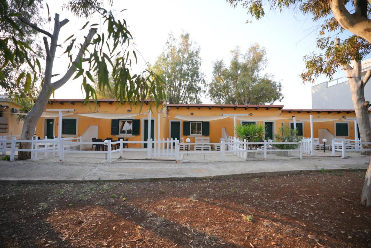 Keys Of Sicily - Bungalows Sul Mare 莫迪卡海滨 外观 照片